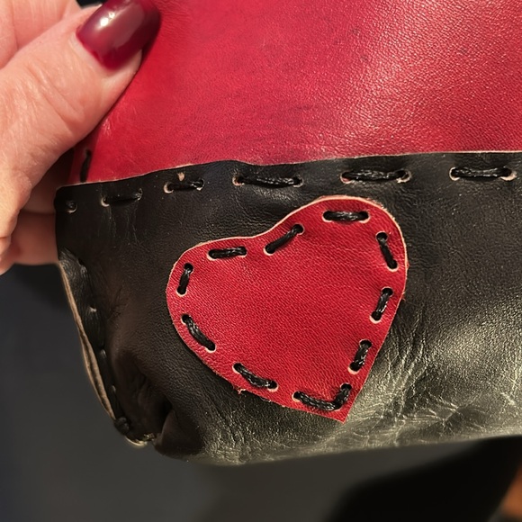 # 105 Red and Black leather bag - Picture 4 of 11